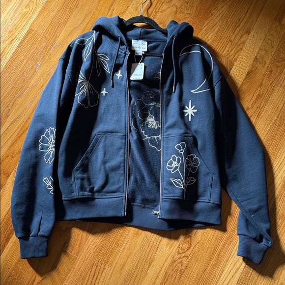 Navy Hoodie with Embroidered Floral Design - Picture 6 of 7